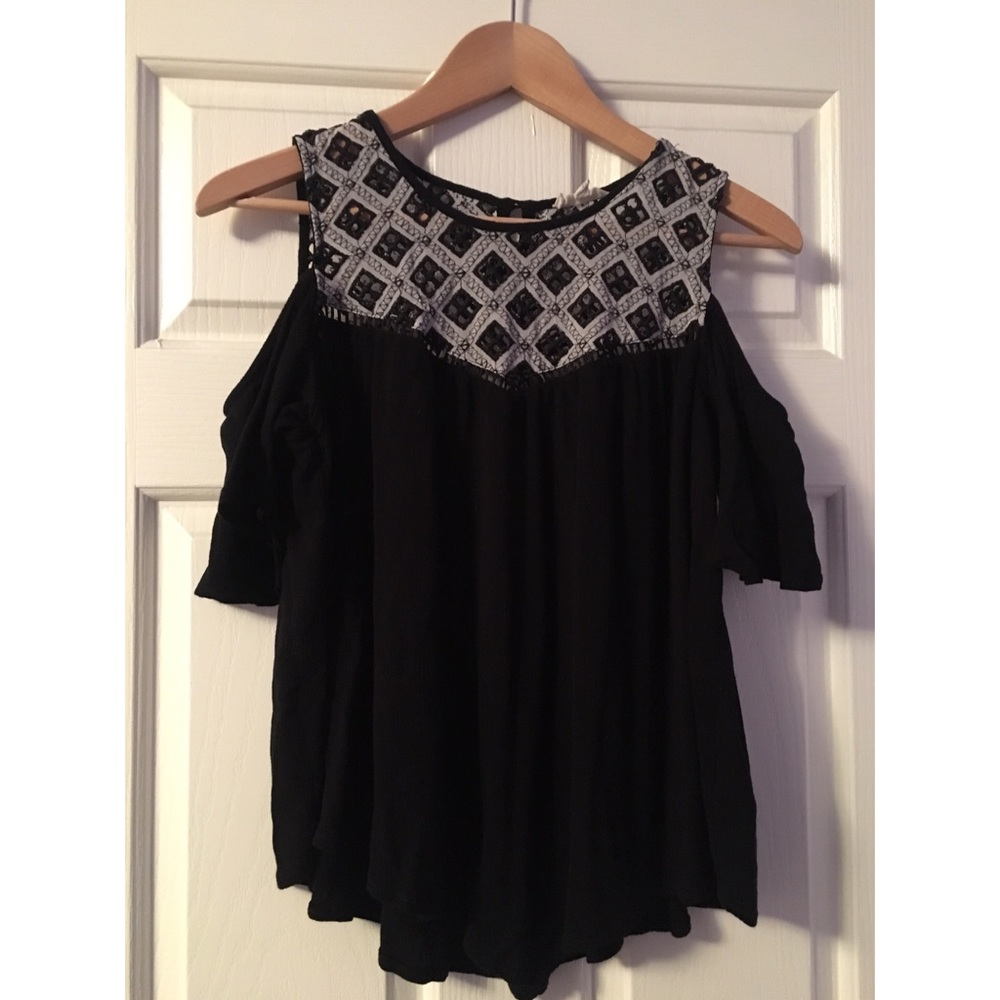 Black Cold Shoulder